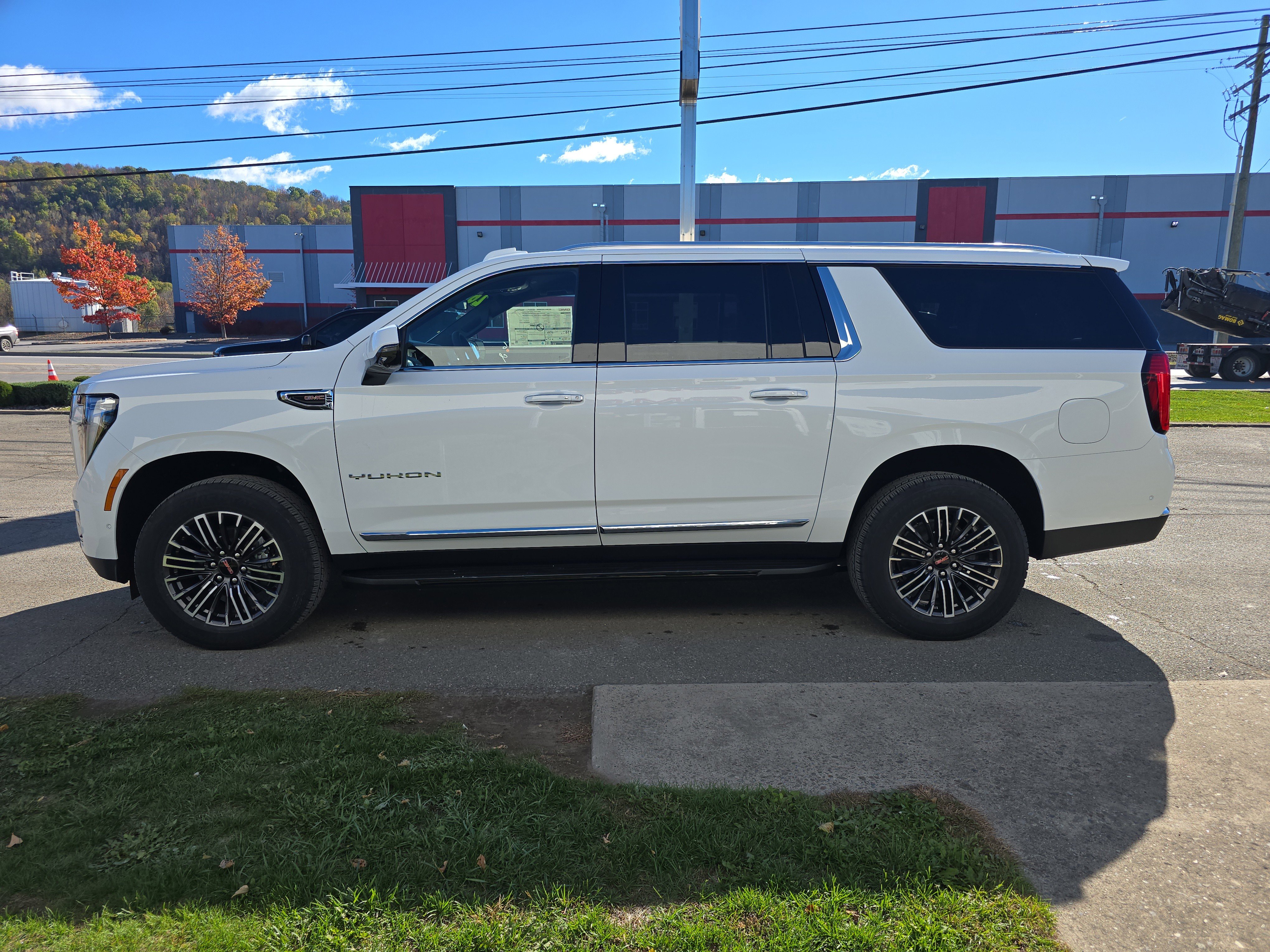 New 2026 GMC Yukon XL Elevation image 7