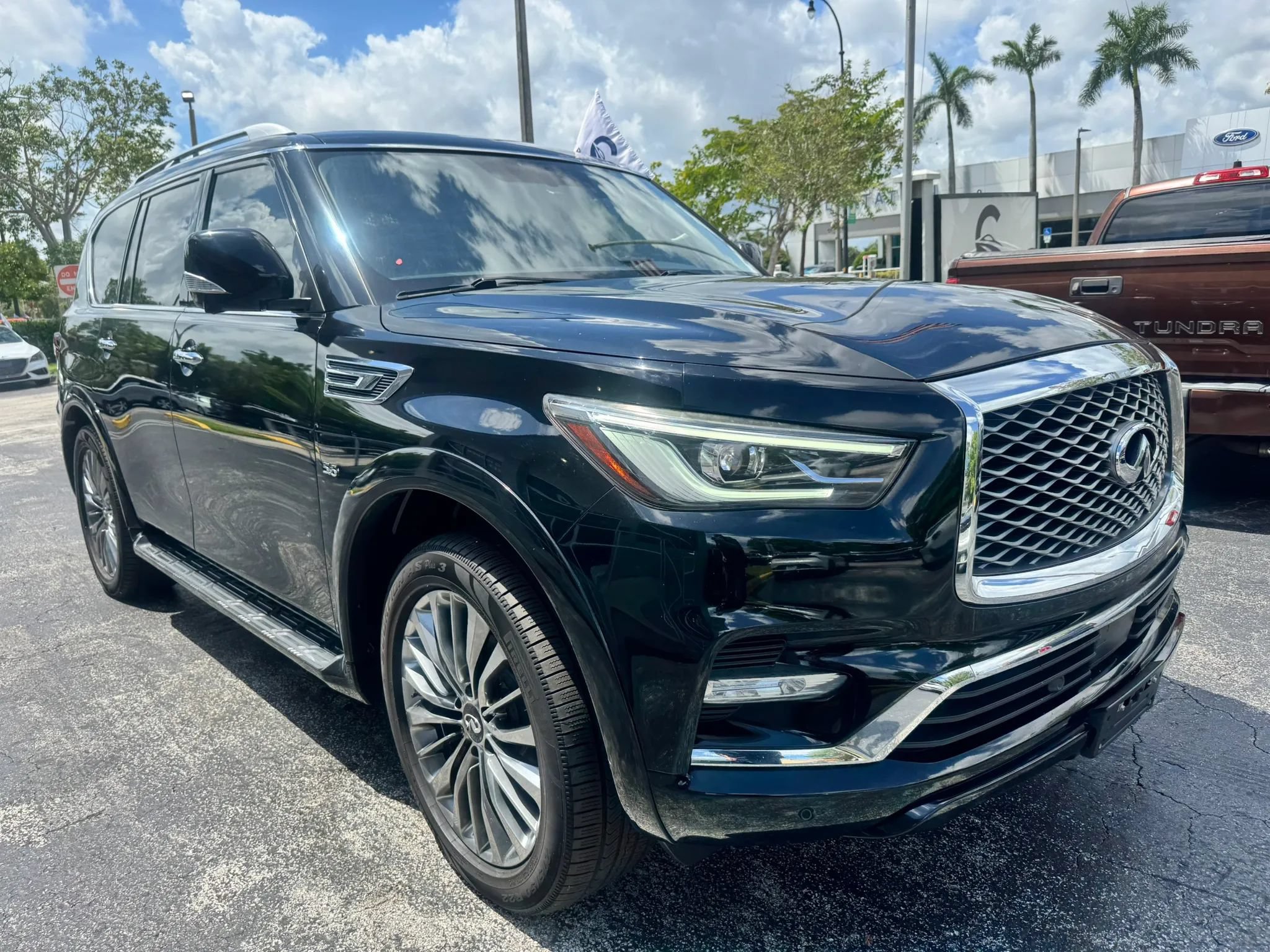 Used 2018 INFINITI QX80 4WD image 3