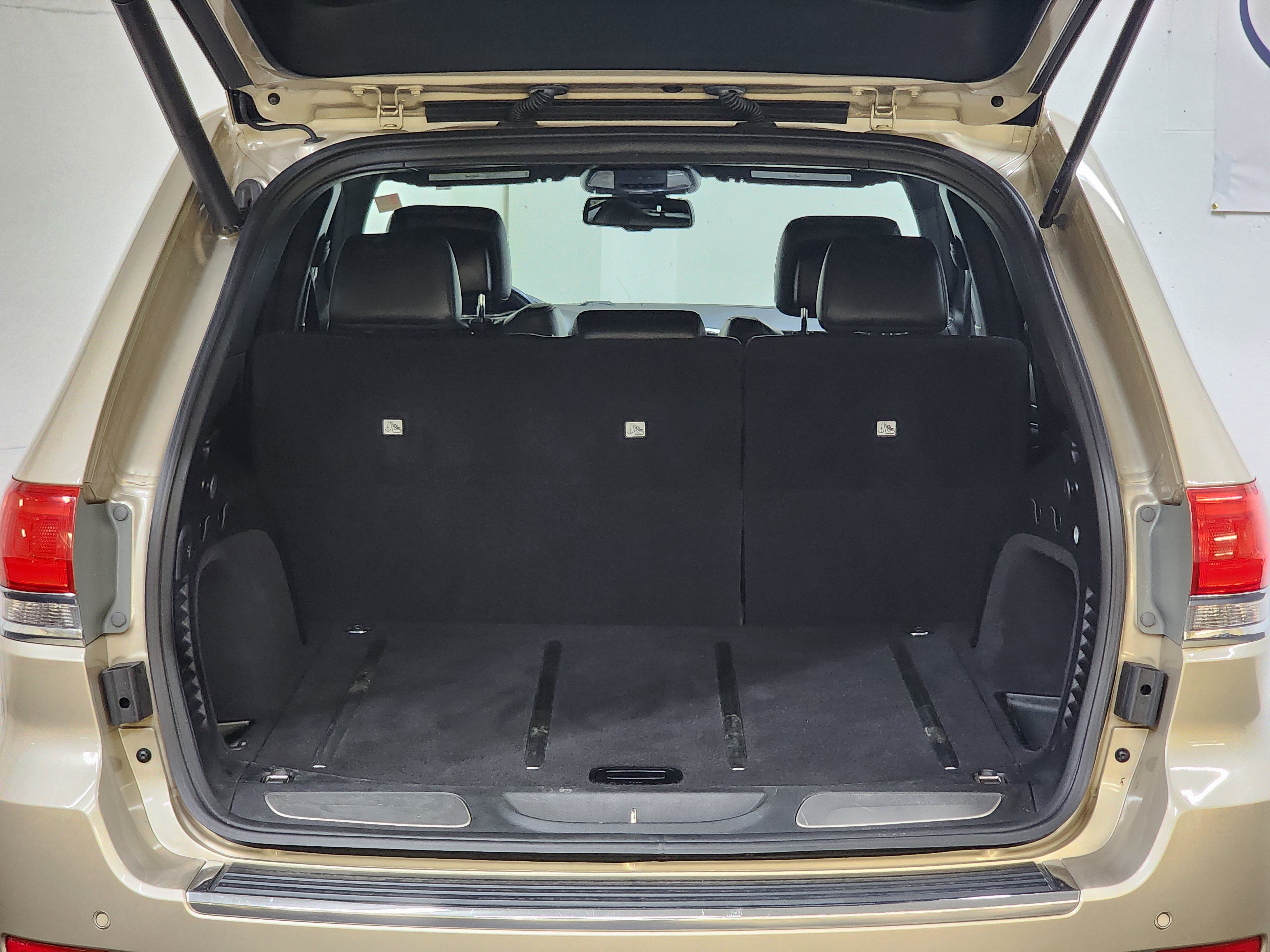 Used 2015 Jeep Grand Cherokee Limited AWD/4WD image 9