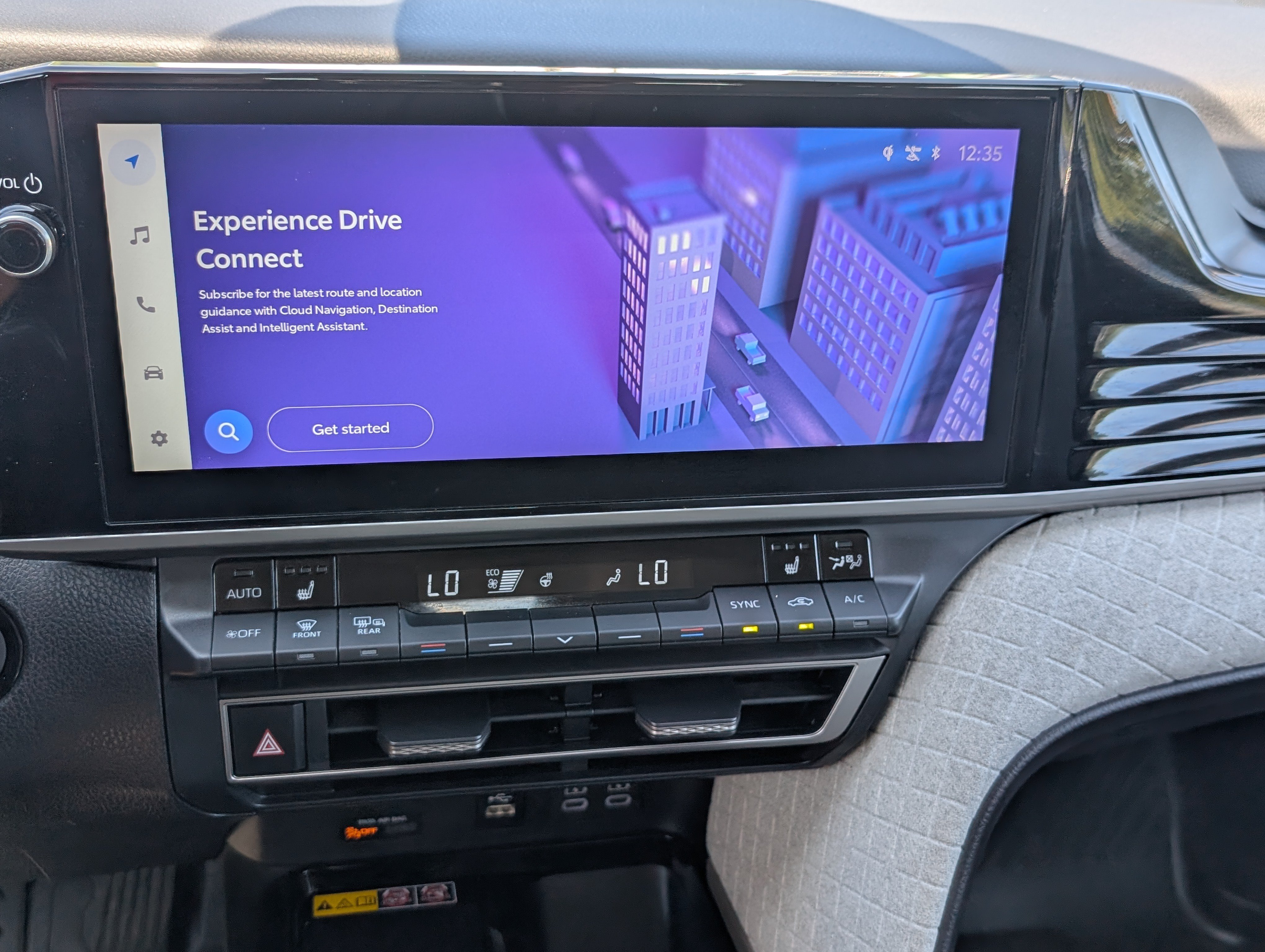 Used 2025 Toyota Camry XLE FWD image 28
