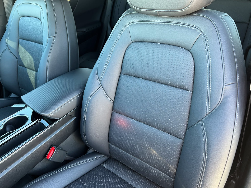 Used 2025 Chevrolet Equinox LT w/ Convenience Package II FWD image 11