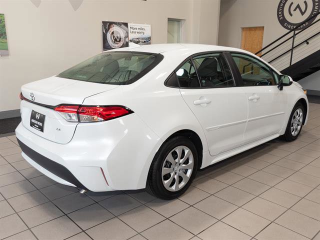 Used 2022 Toyota Corolla LE image 18