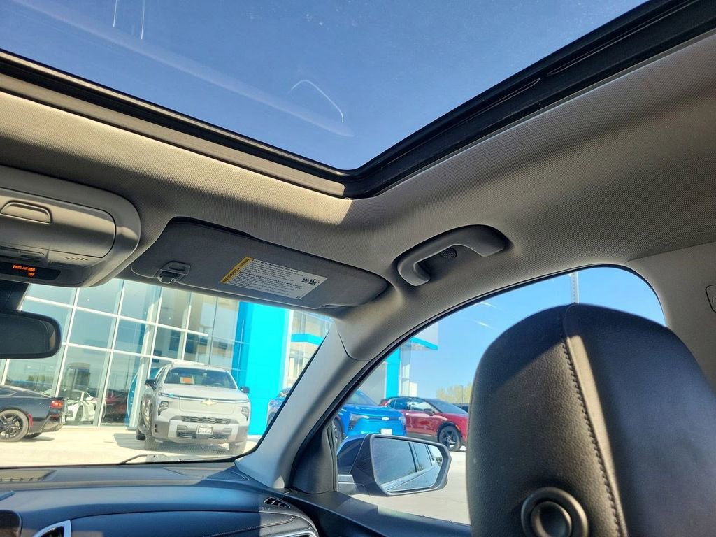 Used 2018 Chevrolet Equinox Premier AWD/4WD image 12