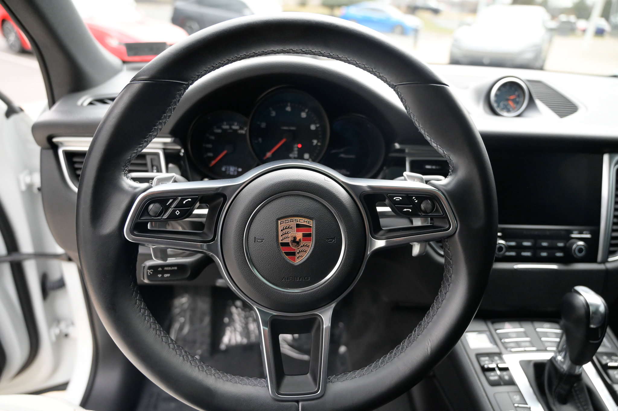 Used 2018 Porsche Macan AWD/4WD image 24