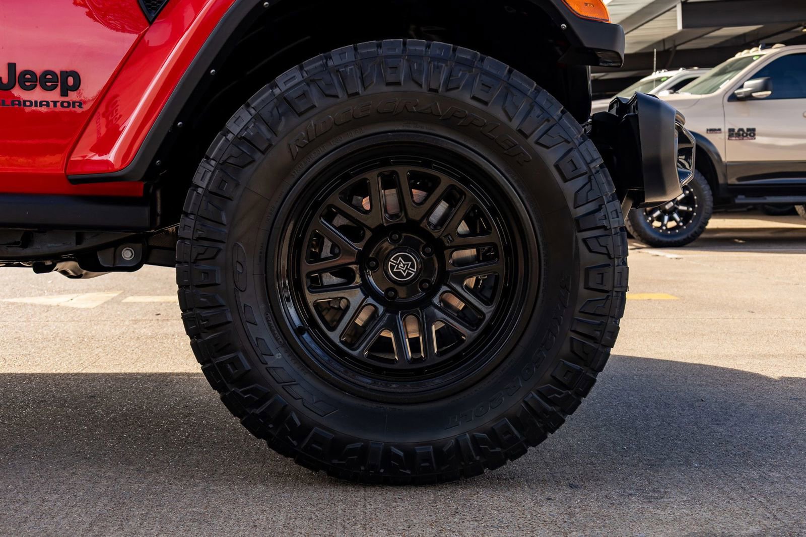 Used 2022 Jeep Gladiator Sport image 12