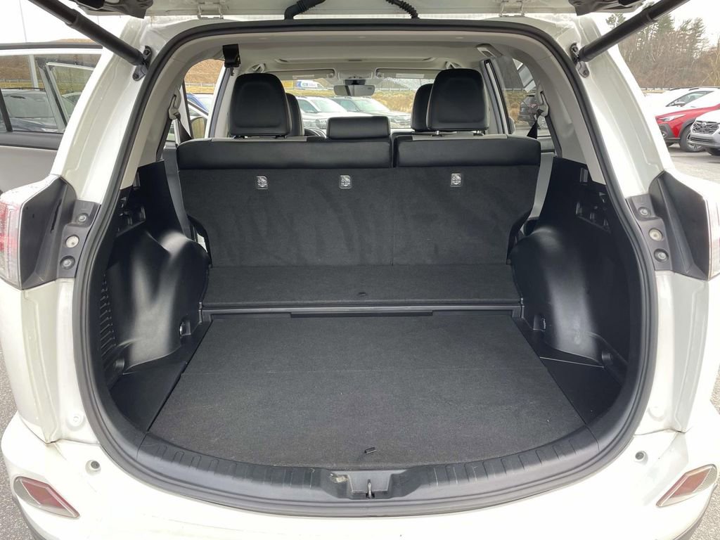 Used 2017 Toyota RAV4 Limited image 30