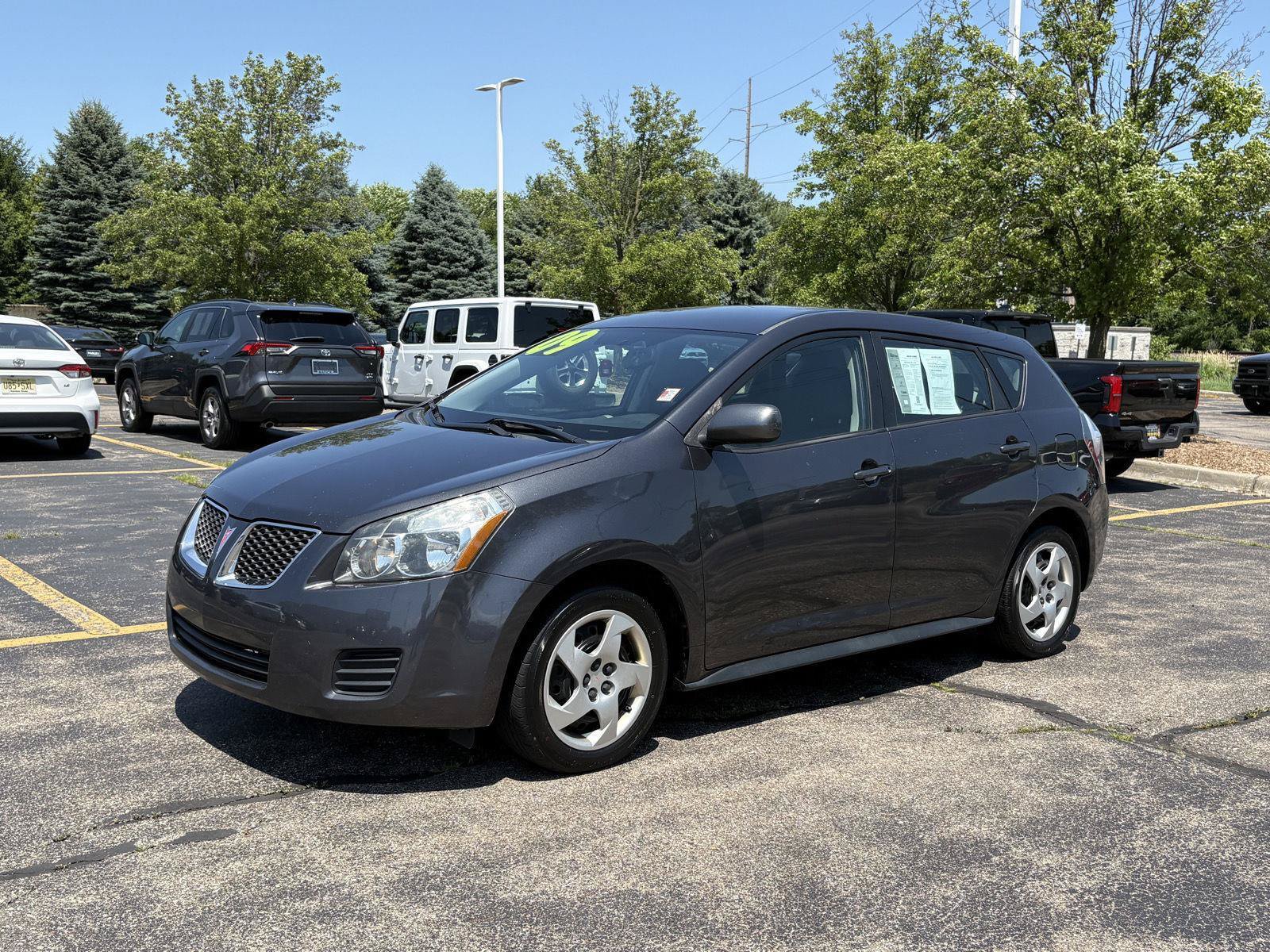 Used 2009 Pontiac Vibe w/ Preferred Package FWD image 3