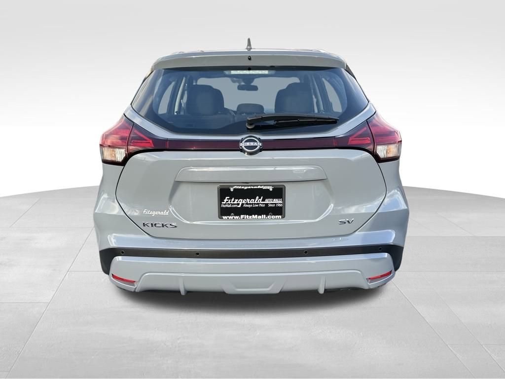Used 2023 Nissan Kicks SV image 6