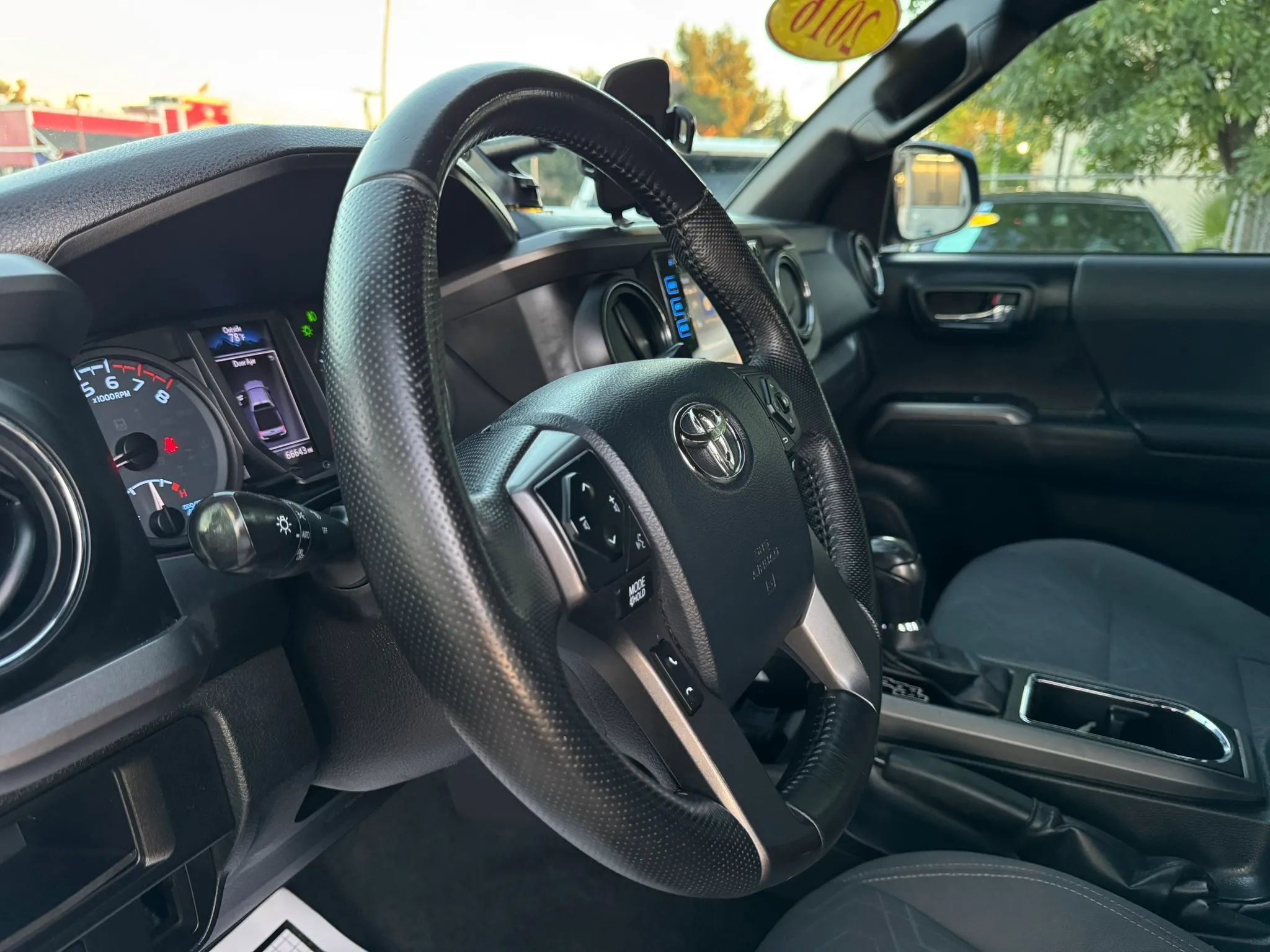 Used 2016 Toyota Tacoma TRD Sport RWD image 27