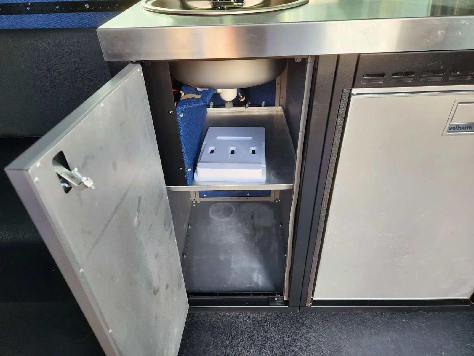 Used 2017 Mercedes-Benz Sprinter 2500 image 15