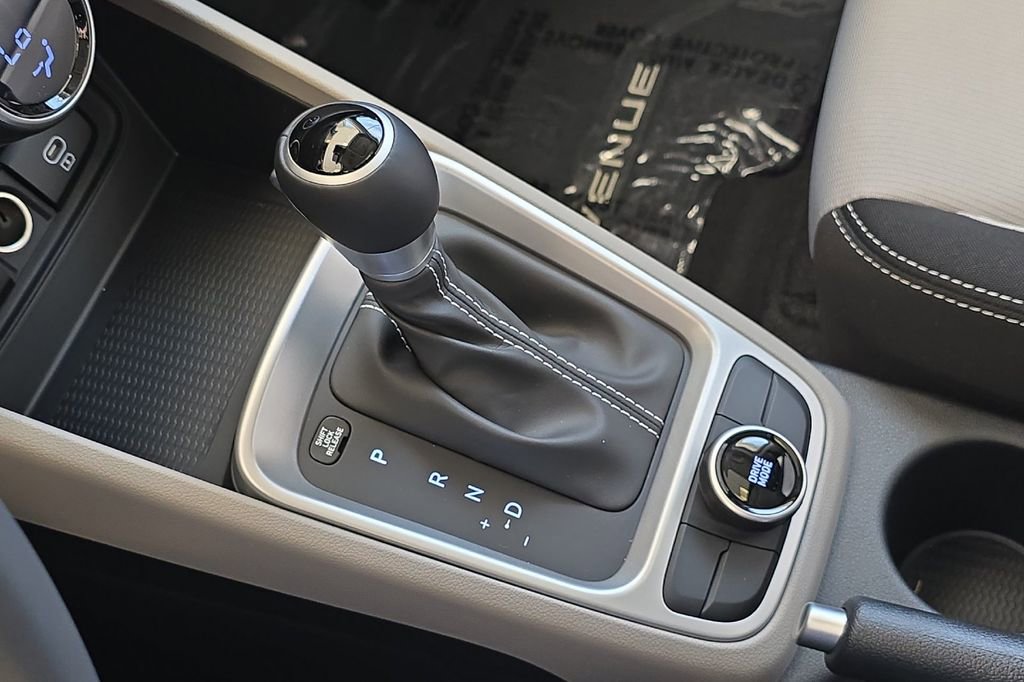 New 2025 Hyundai Venue SEL image 19