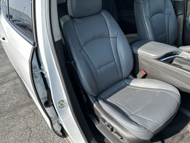 Used 2020 Buick Enclave Essence w/ LPO, Floor Liner Package FWD image 28