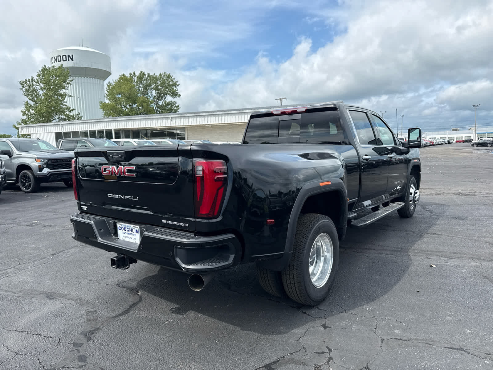 New 2026 GMC Sierra 3500 Denali w/ Technology Package AWD/4WD image 5