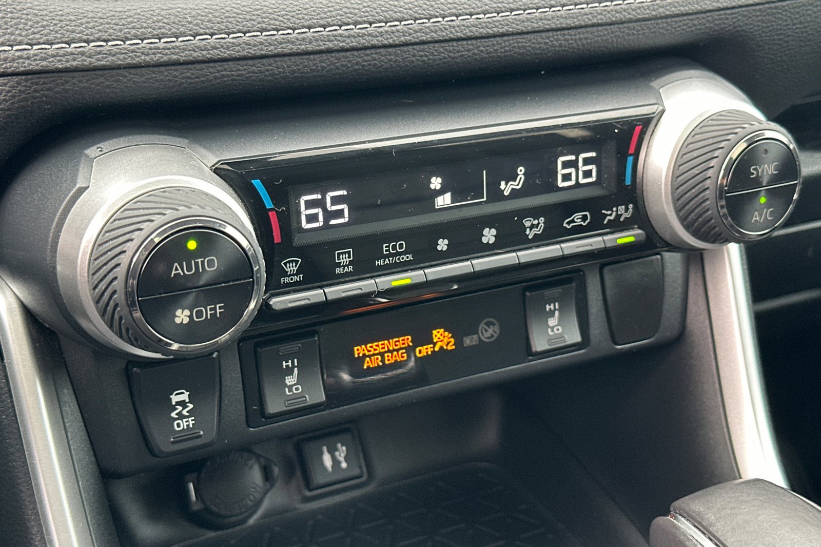 Used 2019 Toyota RAV4 XLE Premium AWD/4WD image 21