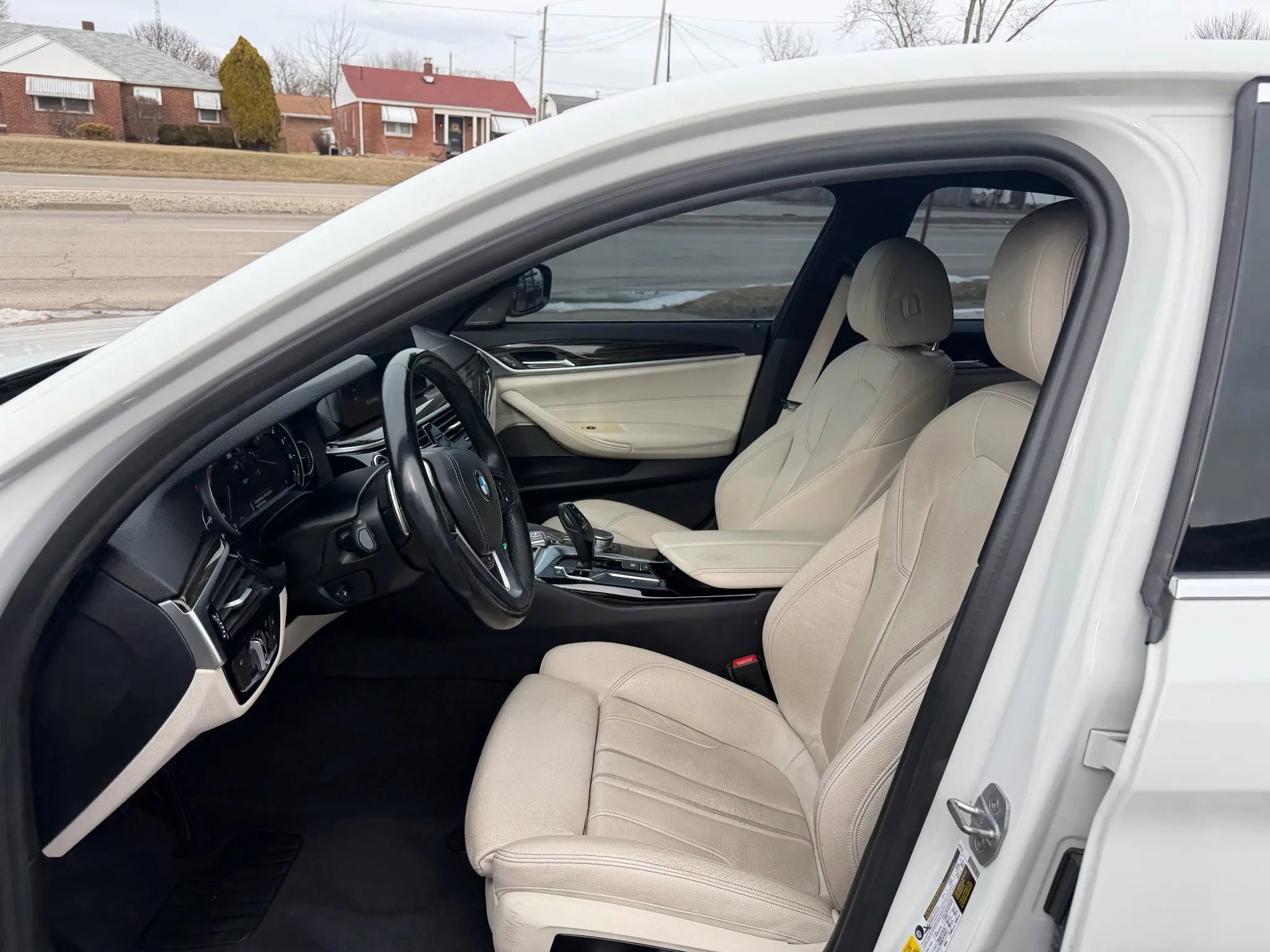 Used 2017 BMW 530i xDrive image 12