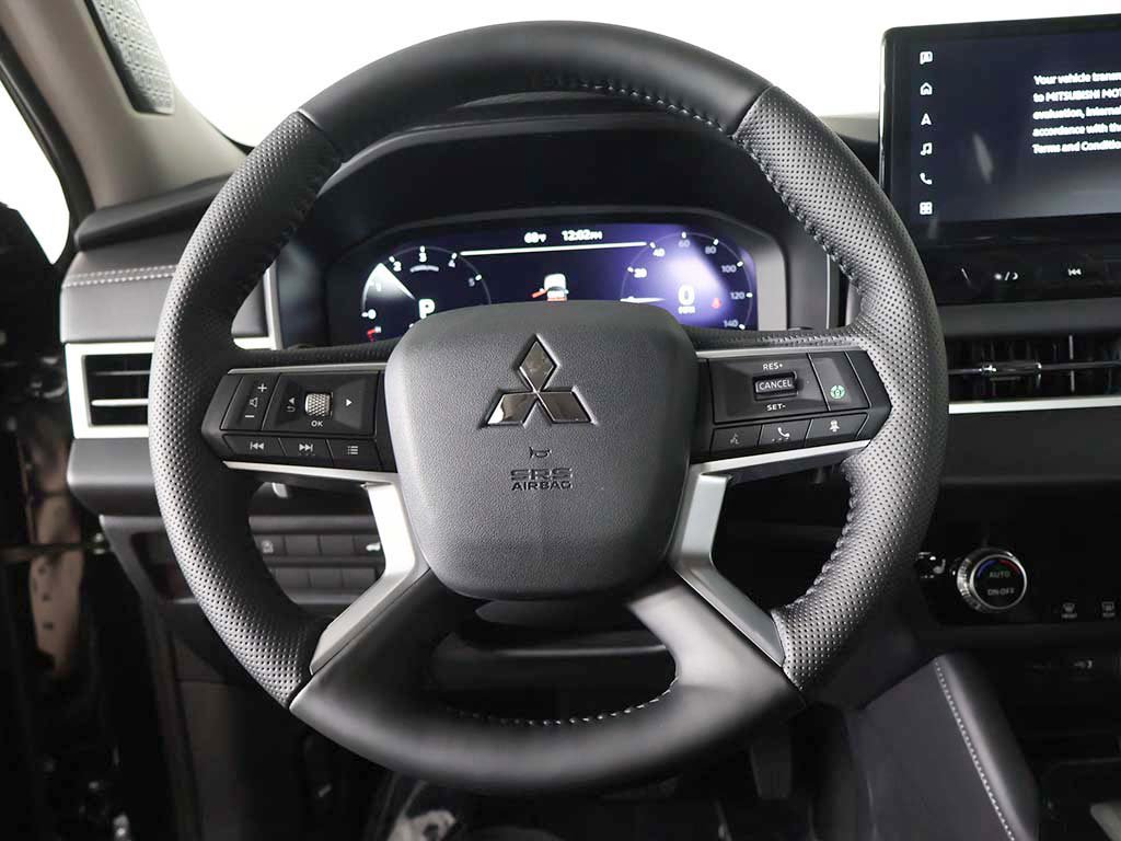 New 2026 Mitsubishi Outlander SE FWD image 39
