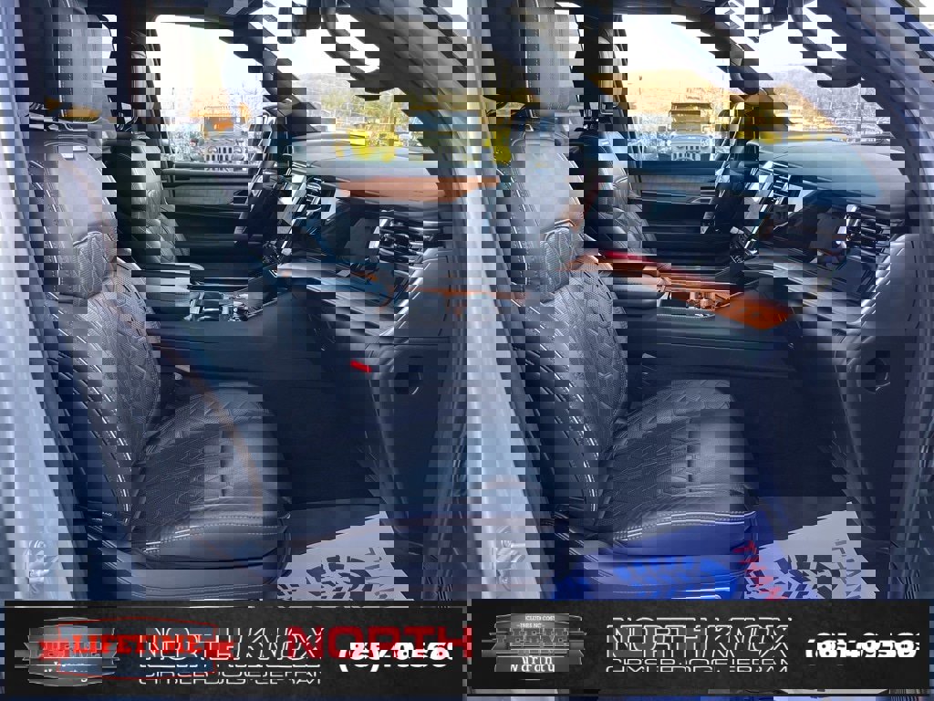 Used 2024 Jeep Grand Wagoneer L Series III image 31