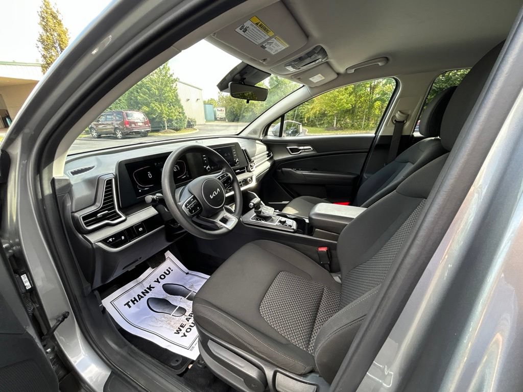 Used 2024 Kia Sportage LX FWD image 11