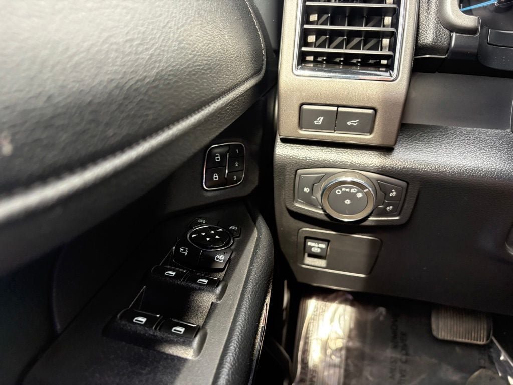 Used 2021 Ford Expedition XLT AWD/4WD image 18