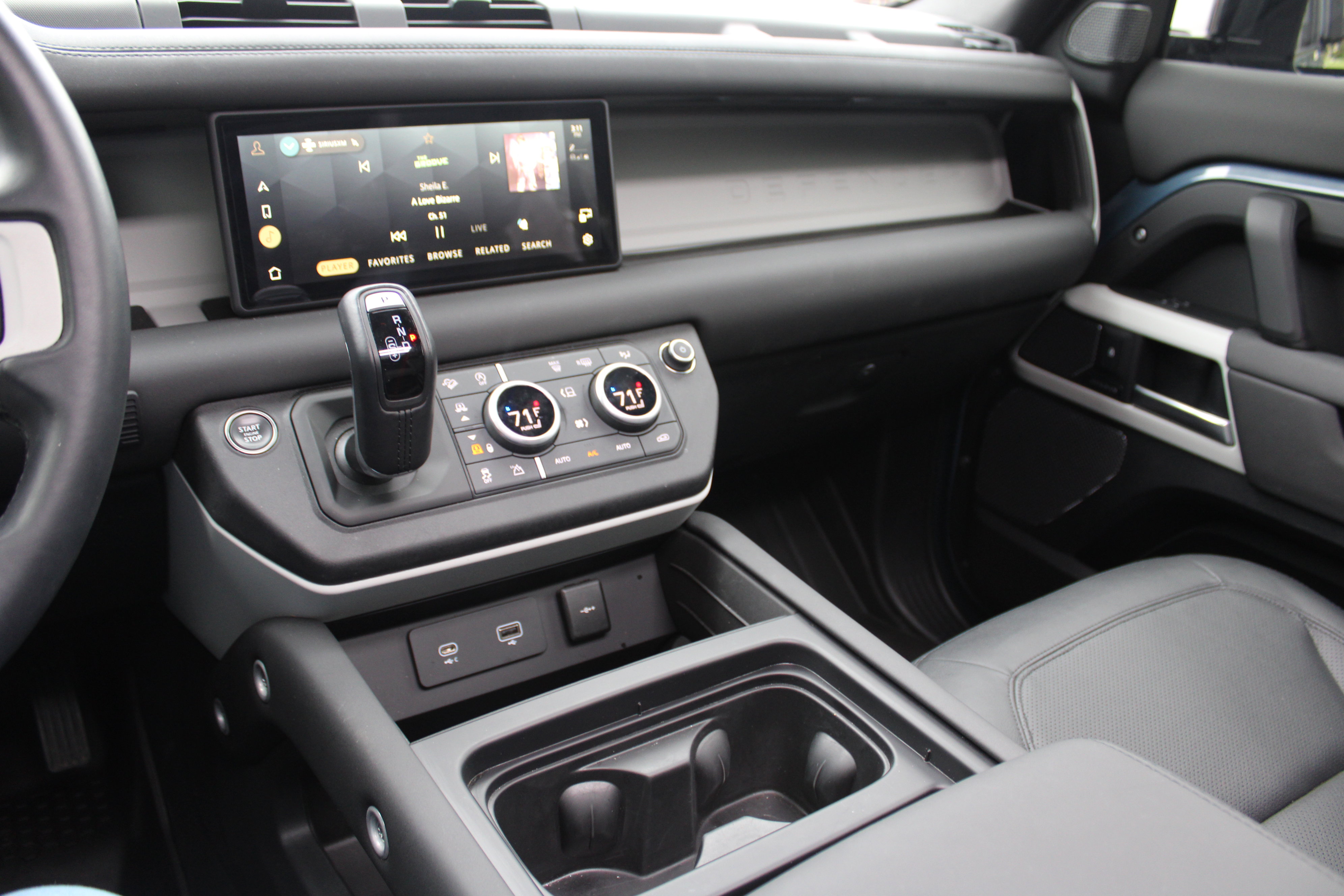 Used 2024 Land Rover Defender 110 S image 23