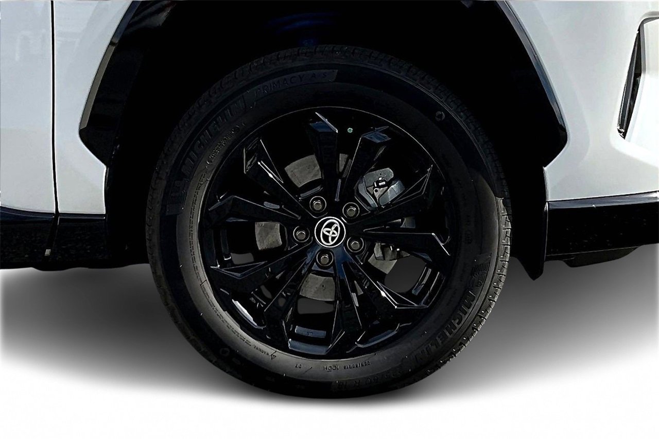 Used 2024 Toyota RAV4 XSE image 33