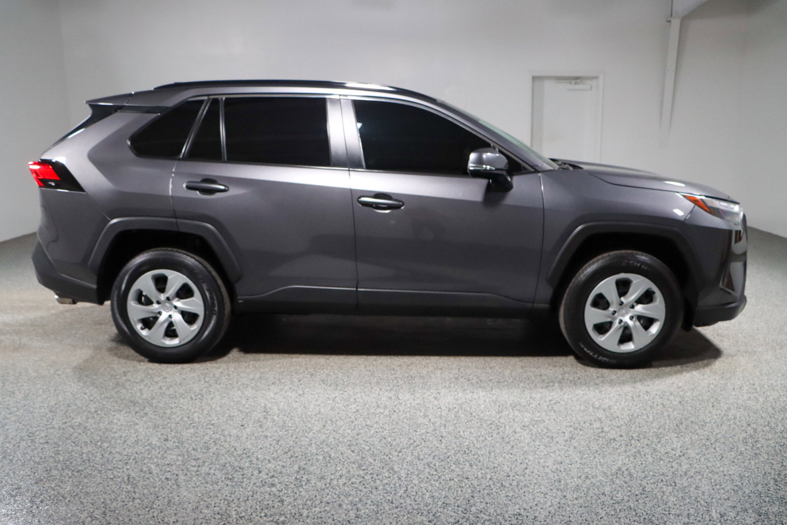 Used 2022 Toyota RAV4 XLE image 6