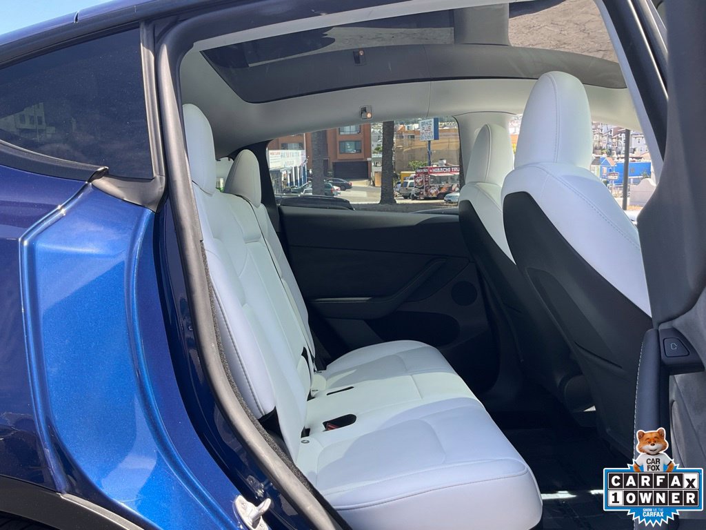 Used 2024 Tesla Model Y Performance AWD/4WD image 46