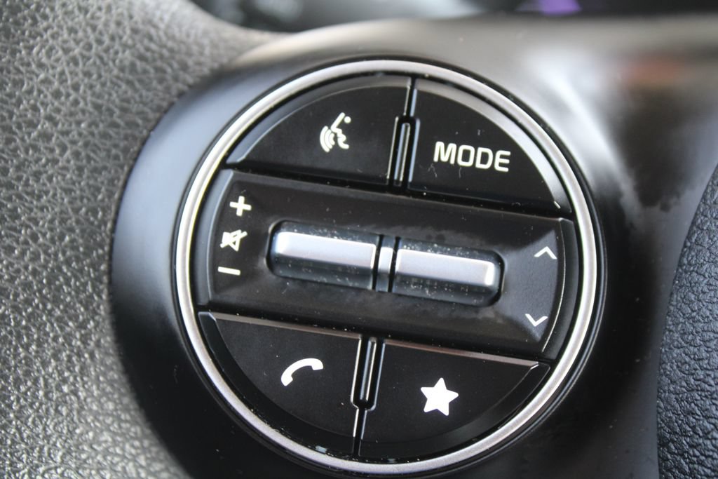 Certified 2025 Kia Soul LX w/ LX Technology Package FWD image 25