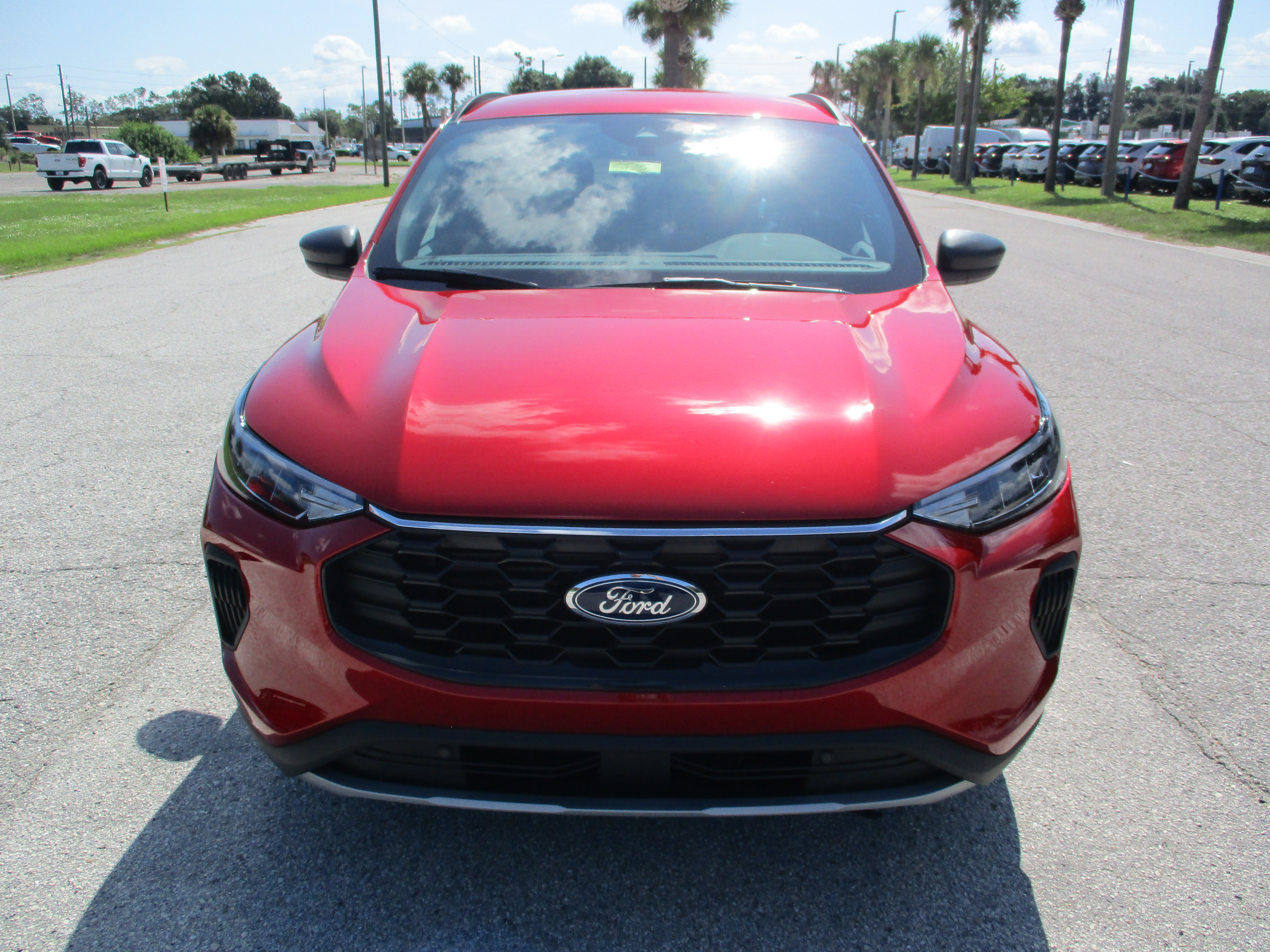 Used 2025 Ford Escape ST-Line w/ Tech Pack #1 FWD image 2