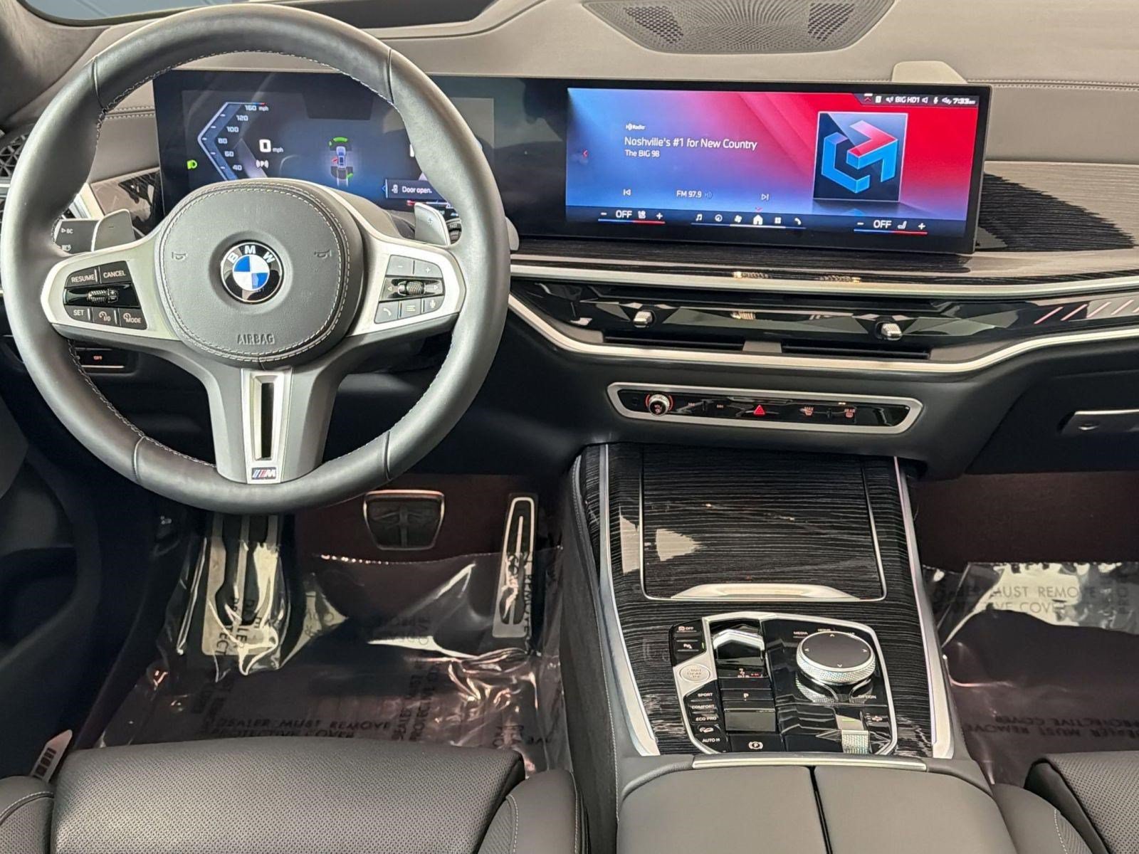 Used 2025 BMW X7 M60i w/ Climate Comfort Package AWD/4WD image 28
