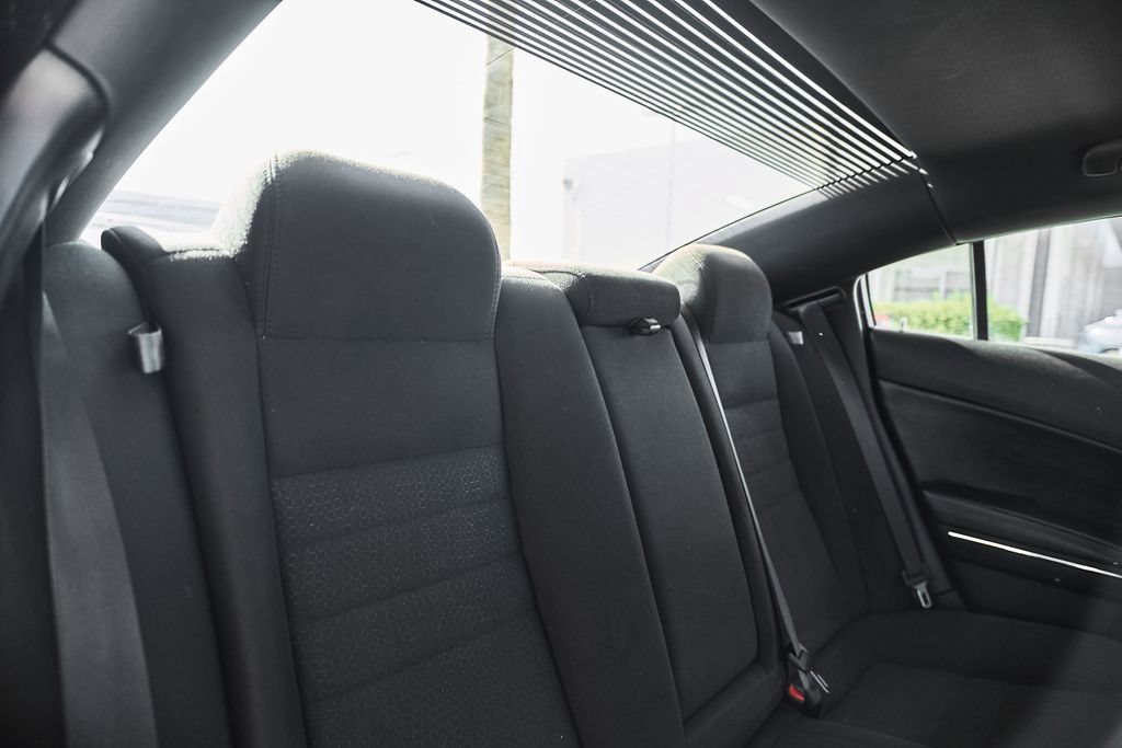 Used 2013 Dodge Charger SE RWD image 37