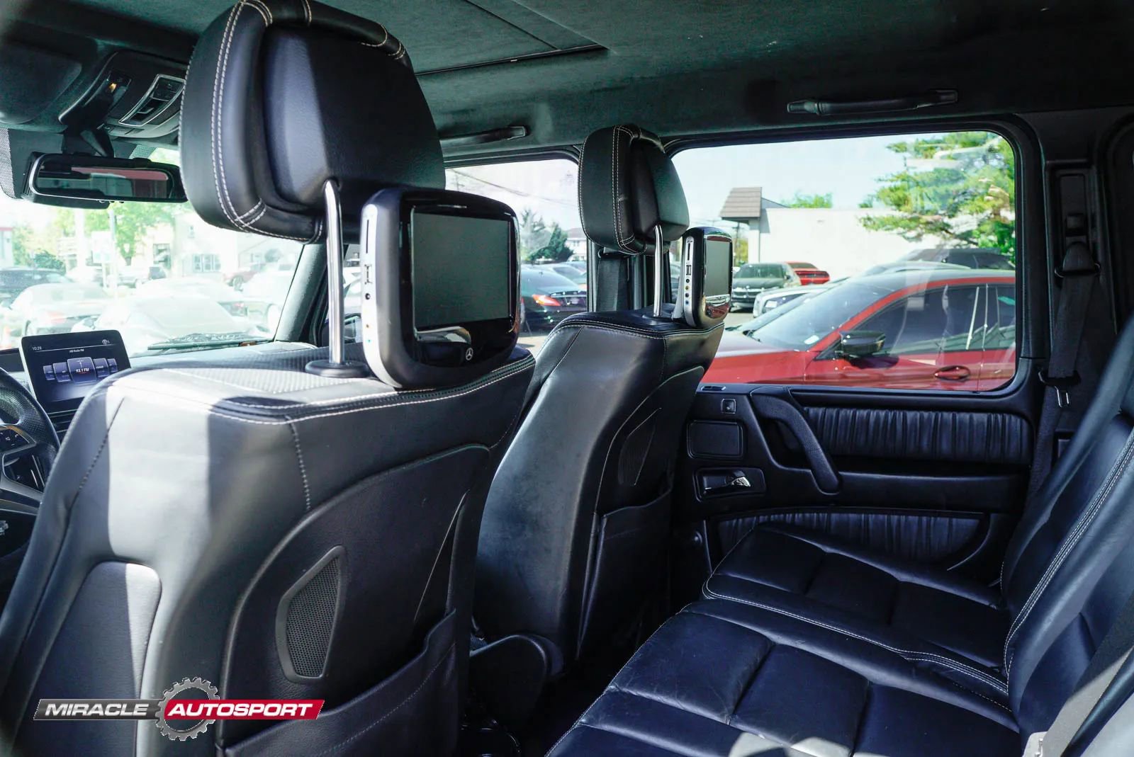 Used 2018 Mercedes-Benz G 63 AMG 4MATIC w/ Night Package image 28