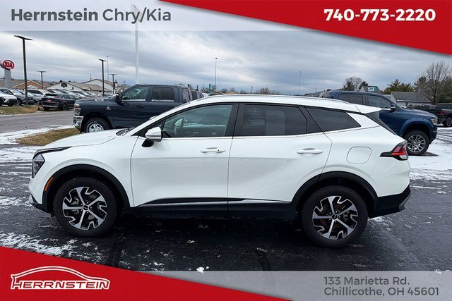 Used 2024 Kia Sportage EX image 4