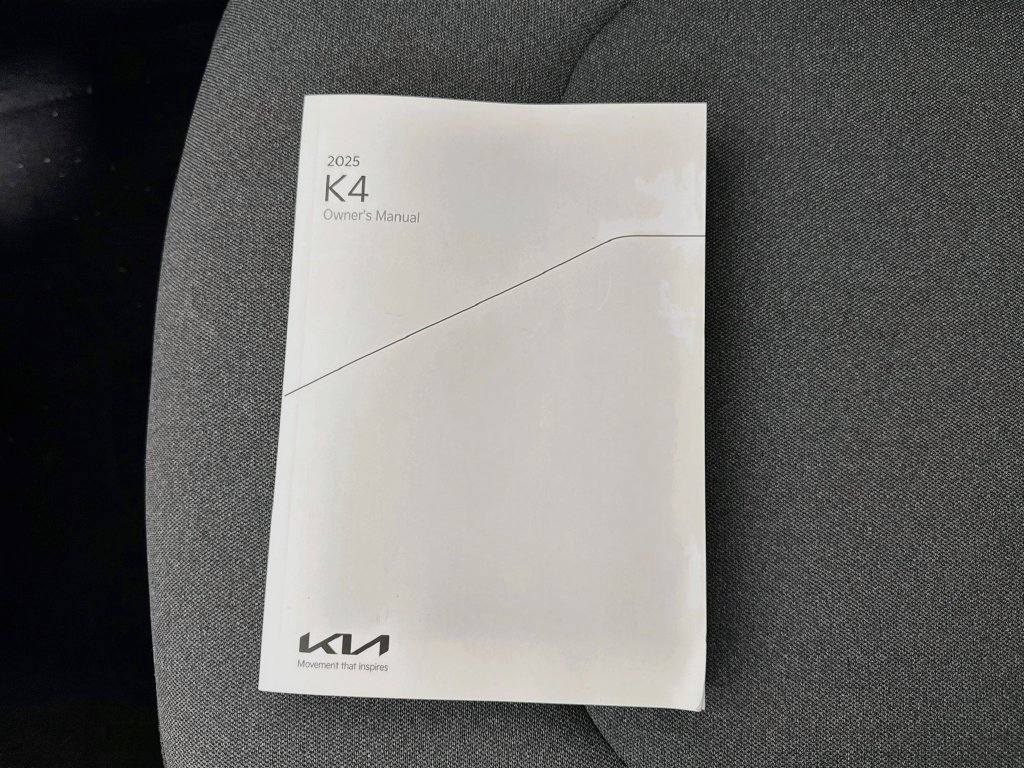 Used 2025 Kia K4 FWD image 36