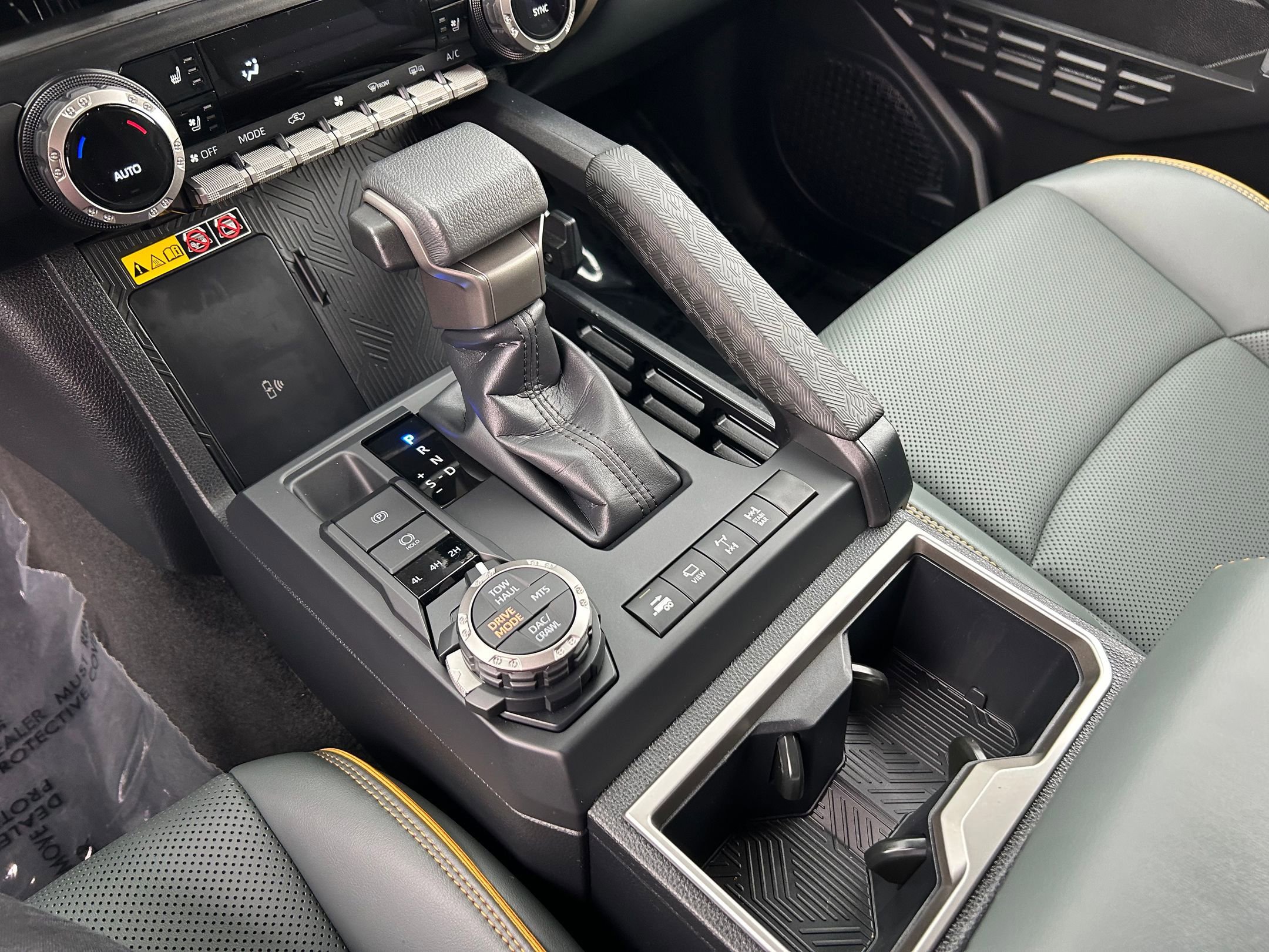 Used 2024 Toyota Tacoma Trailhunter image 18