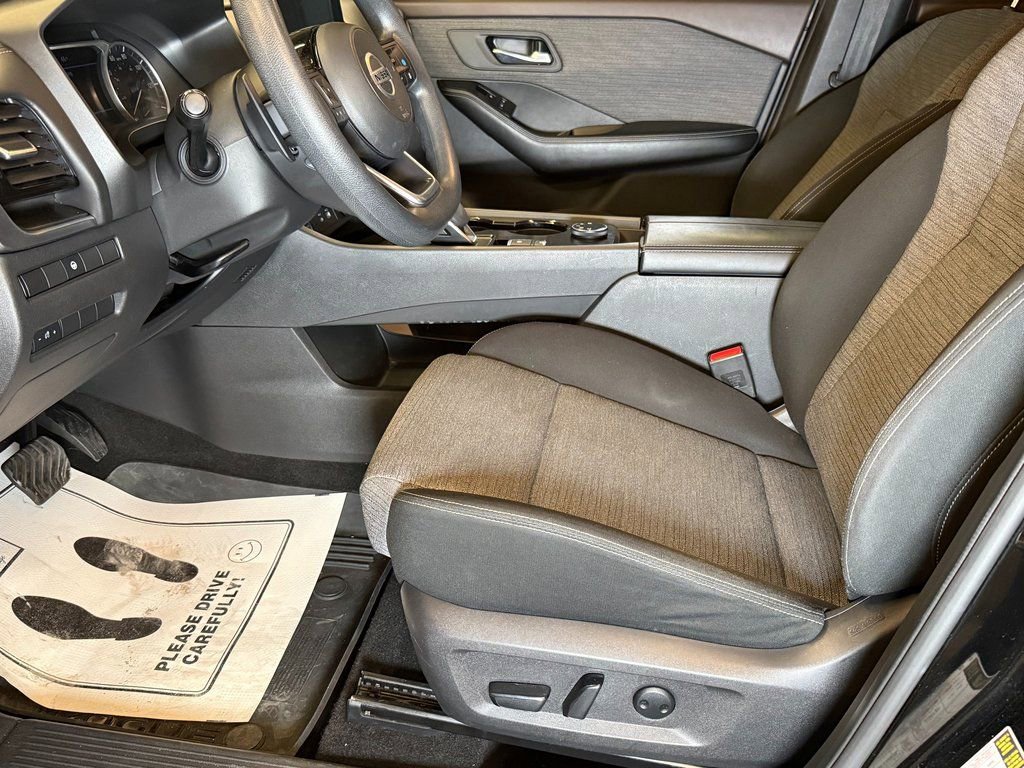 Used 2021 Nissan Rogue SV image 20