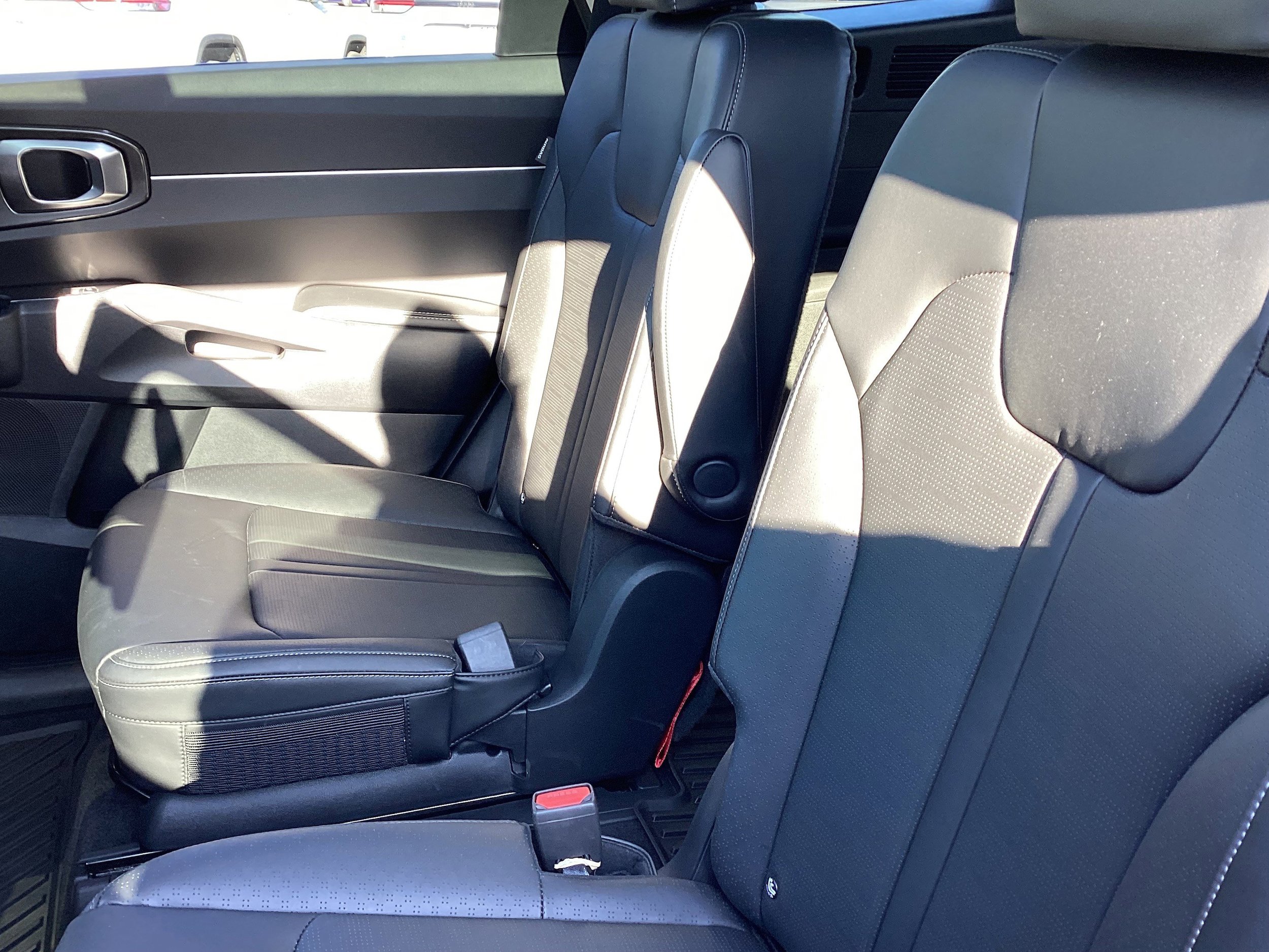 Used 2025 Kia Sorento EX w/ Panoramic Sunroof Package image 13