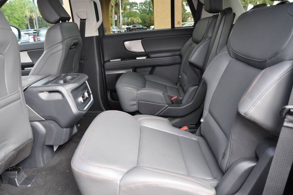 New 2025 Ford Expedition Active image 11