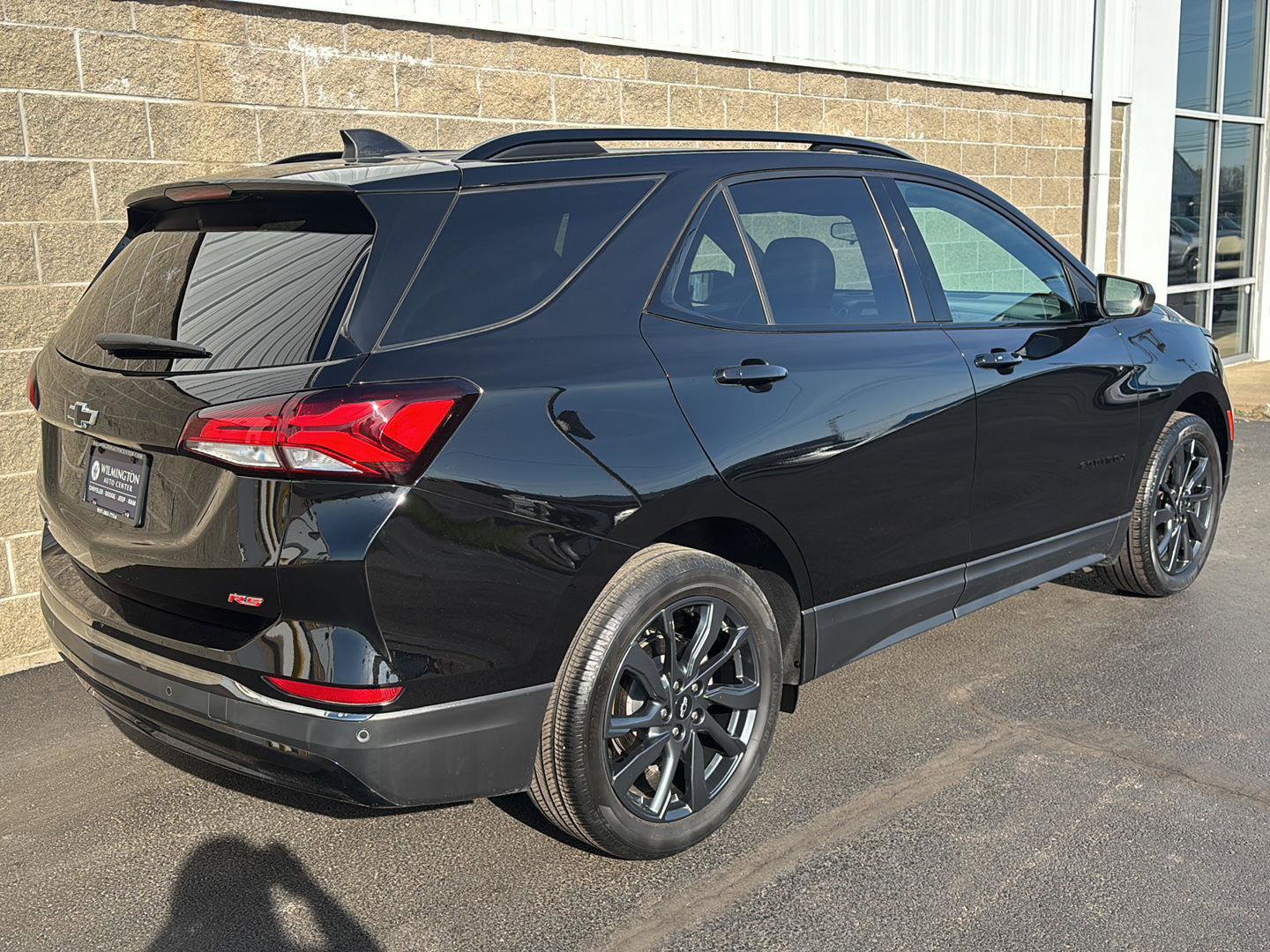 Used 2022 Chevrolet Equinox RS w/ LPO, Floor Liner Package FWD image 3