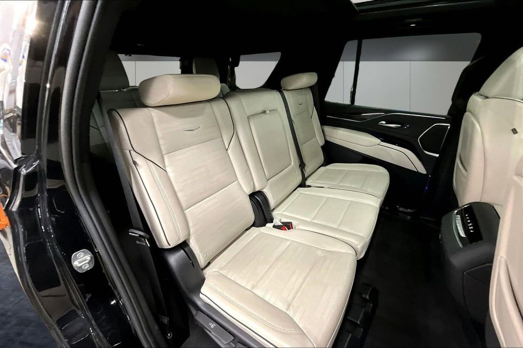 Certified 2023 Cadillac Escalade Sport w/ LPO, ONYX Package image 25