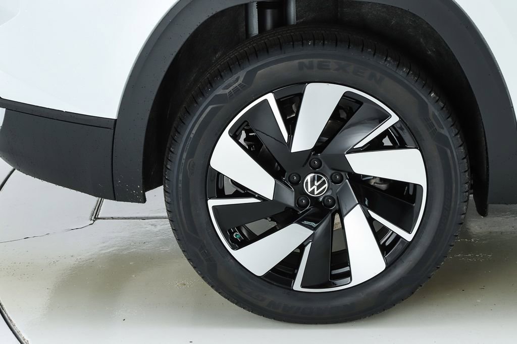 New 2026 Volkswagen Atlas Cross Sport SE image 52