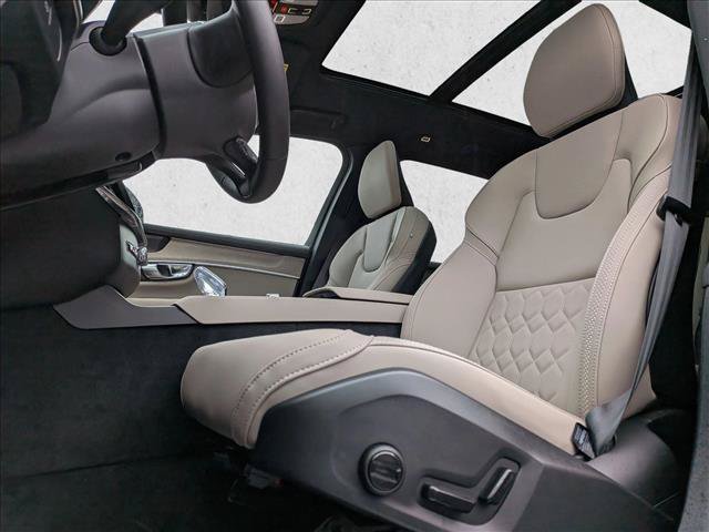 Certified 2026 Volvo XC90 B6 Plus w/ Protection Package Premier AWD/4WD image 17