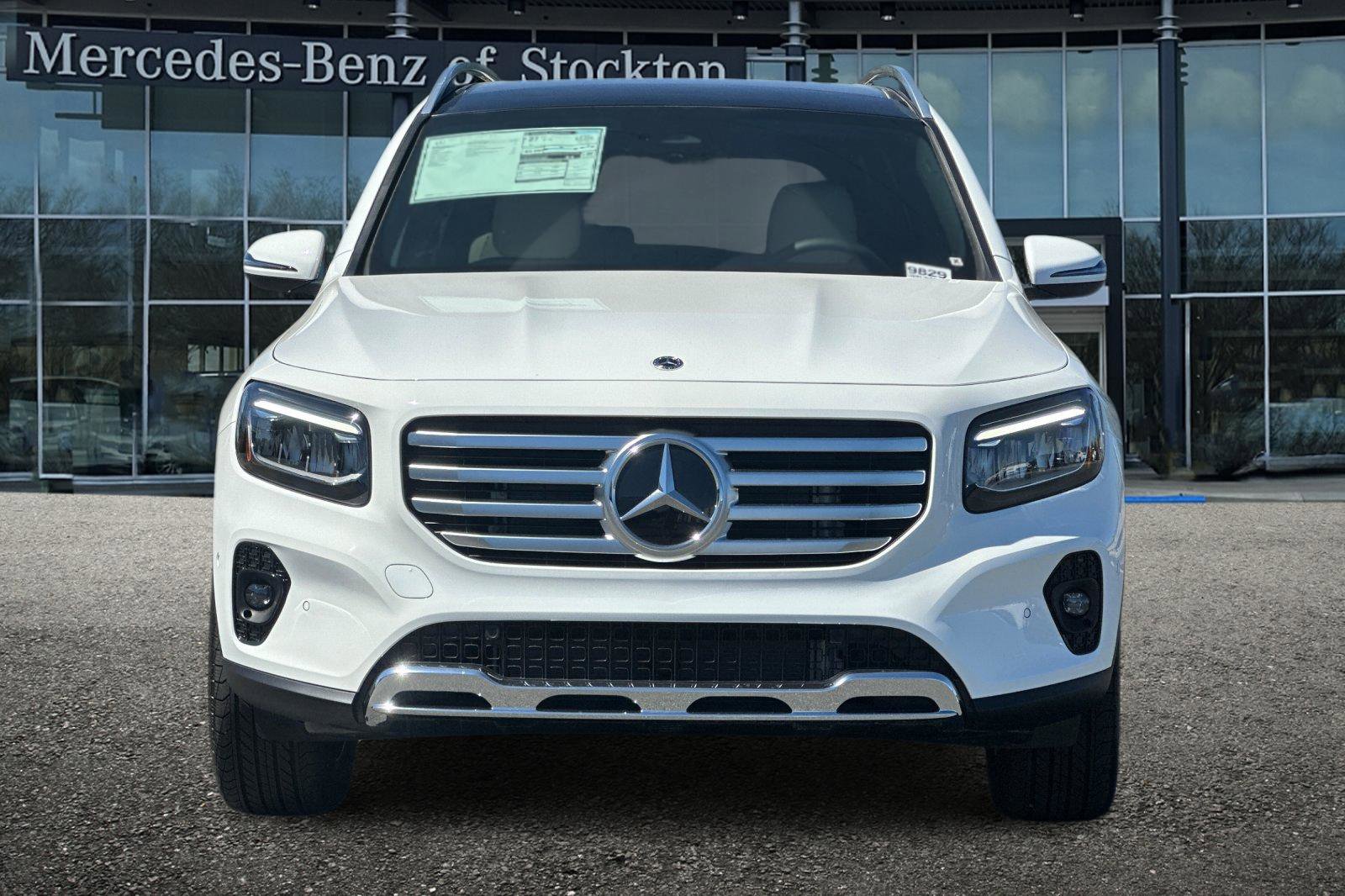 New 2025 Mercedes-Benz GLB 250 4MATIC image 9