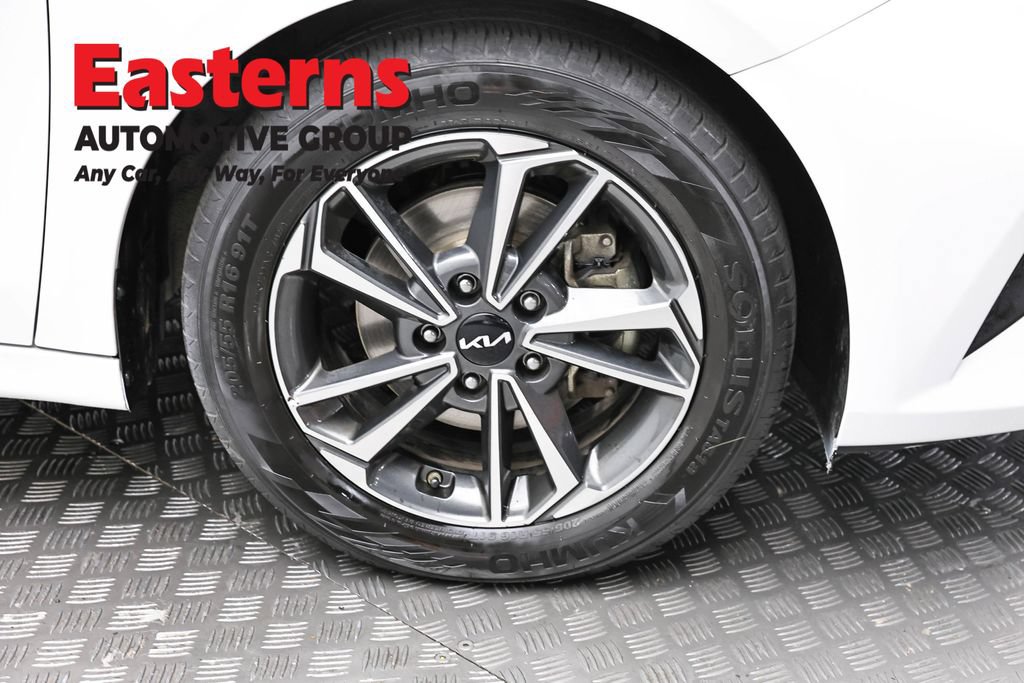 Used 2023 Kia Forte LXS FWD image 30