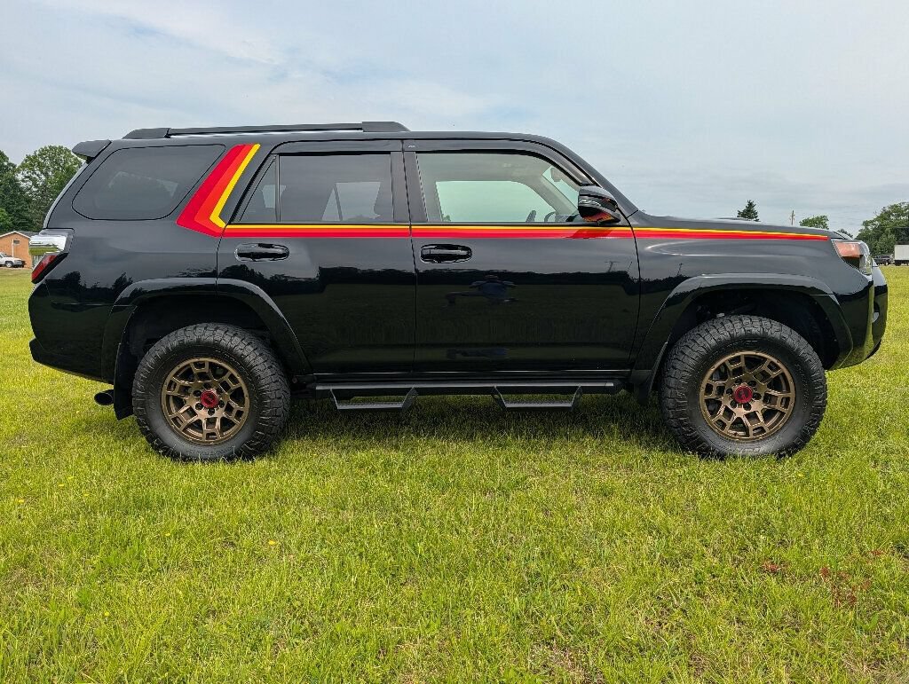 Used 2023 Toyota 4Runner 40th Anniversary SE AWD/4WD image 3