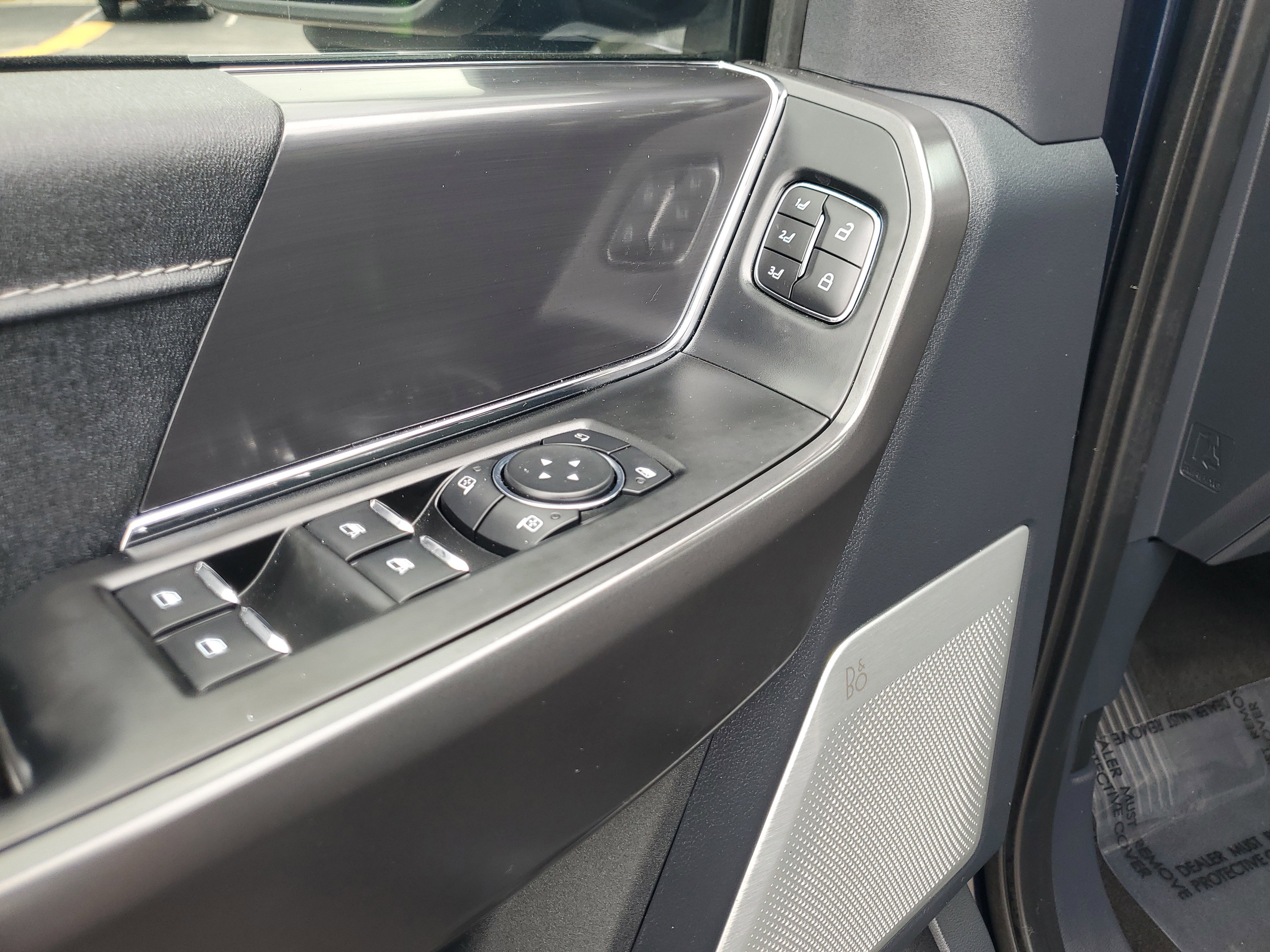 Used 2024 Ford F150 Lariat w/ Equipment Group 502A High image 18