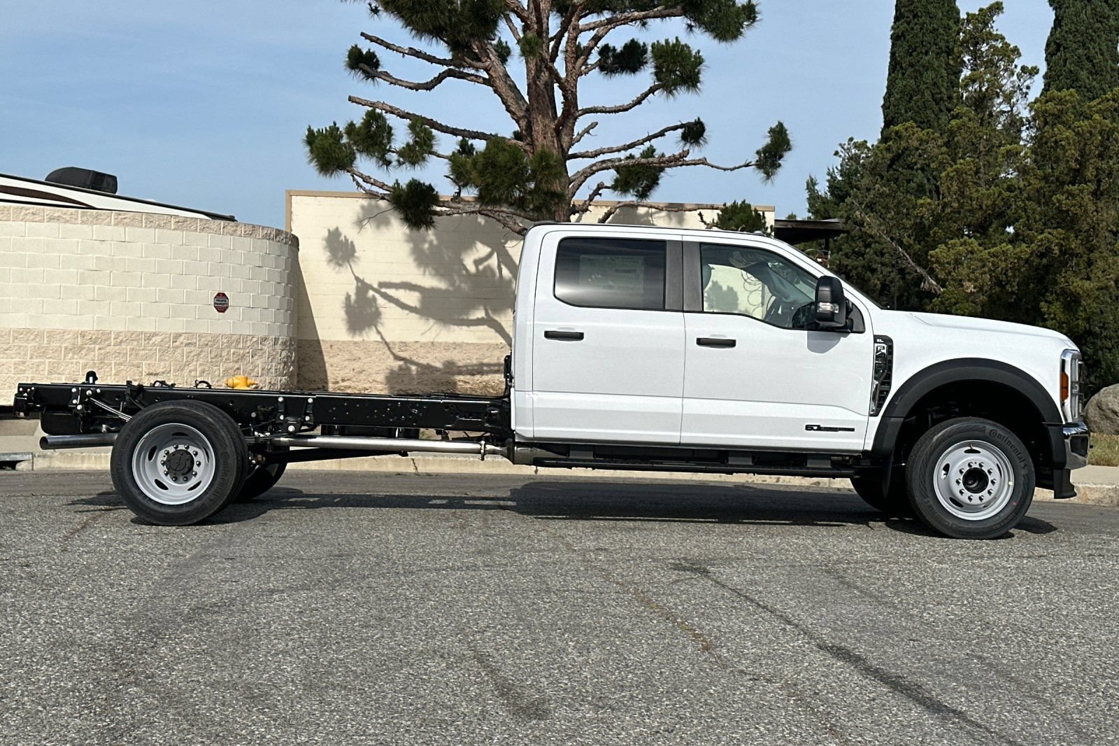 New 2026 Ford F450 XL w/ XL Chrome Package RWD image 3