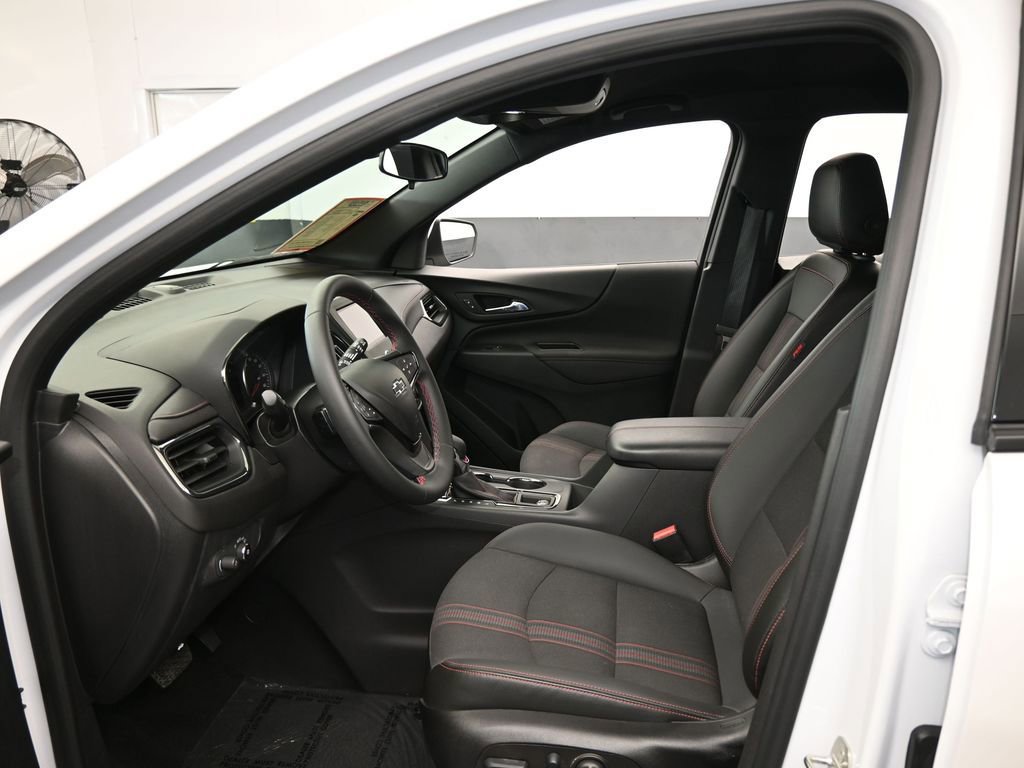 Used 2023 Chevrolet Equinox RS image 11
