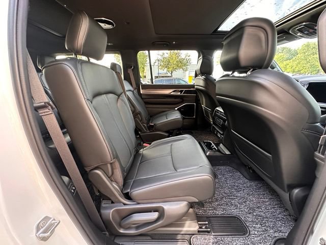 New 2026 Jeep Grand Wagoneer 4WD image 30