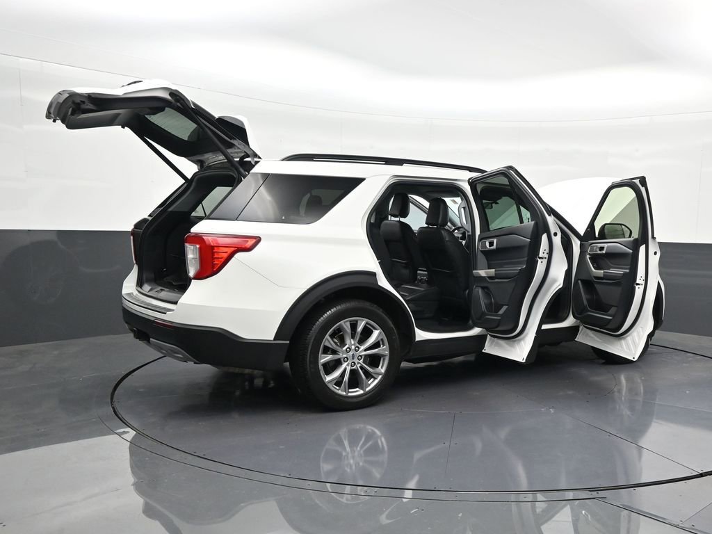 Used 2022 Ford Explorer XLT w/ Equipment Group 202A image 33